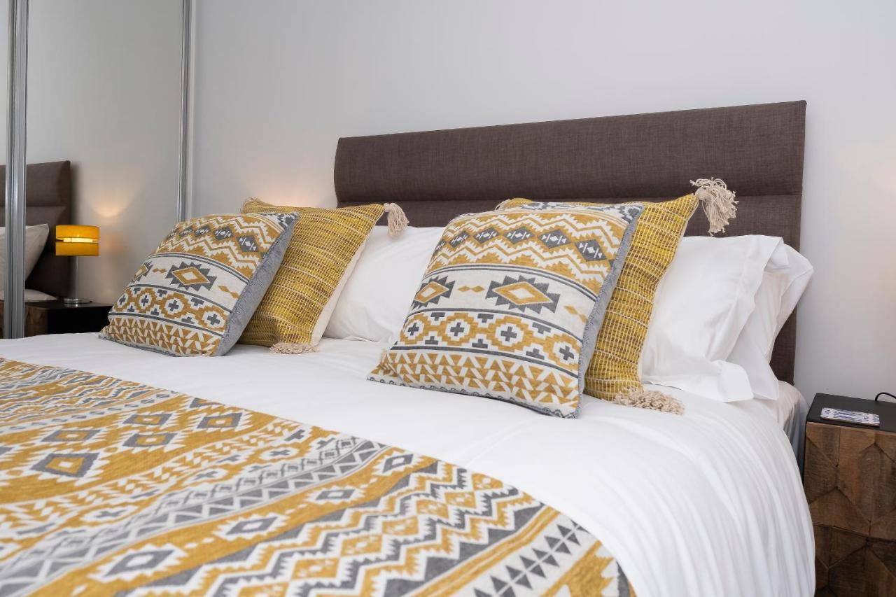 2 Putsborough - Luxury Apartment At Byron Woolacombe, Only 4 Minute Walk To Woolacombe Beach! Bagian luar foto